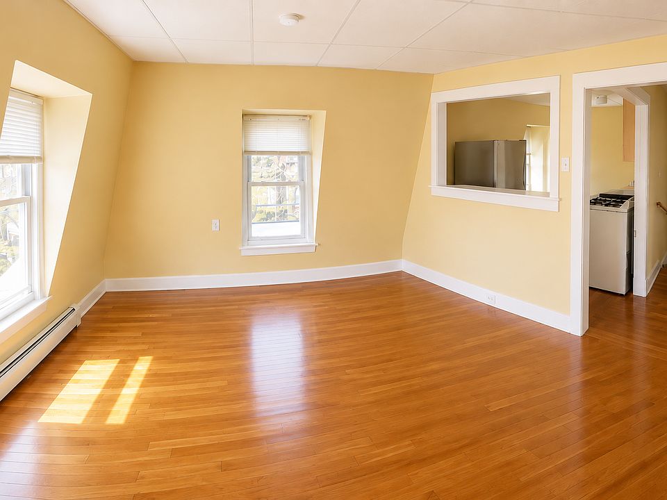 1st image of 35 Inman St APT 3