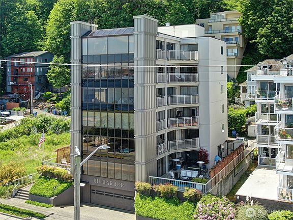 2nd image of 1111 Harbor Avenue SW #500