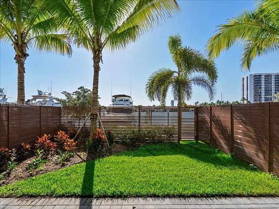 5th image of 3750 Yacht Club Dr #Townhouse 3