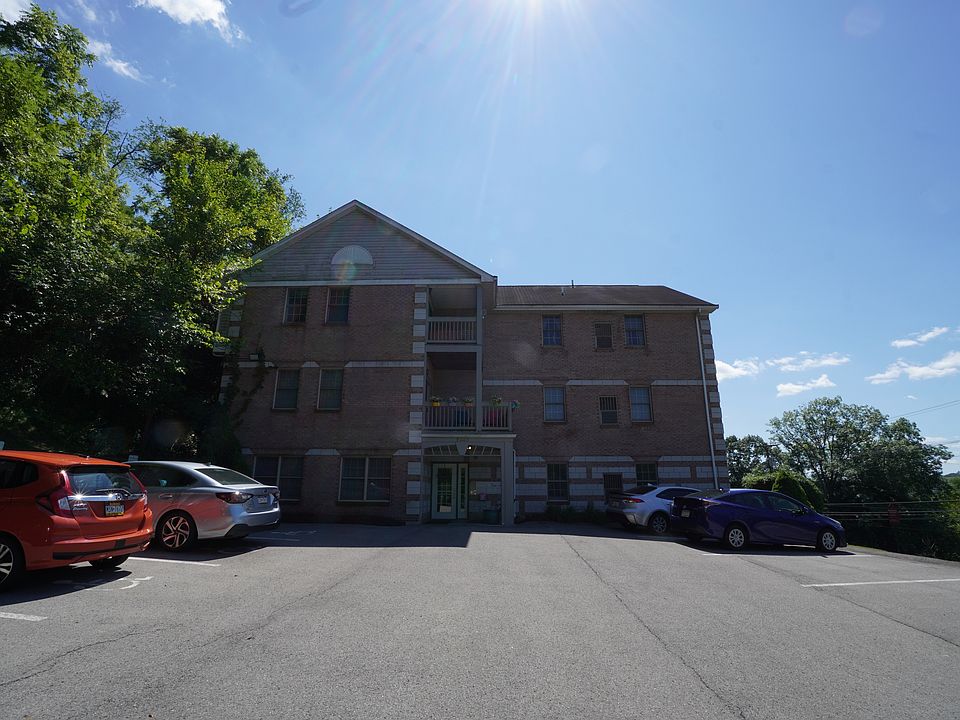 1st image of 2445 Old Greentree Rd #1