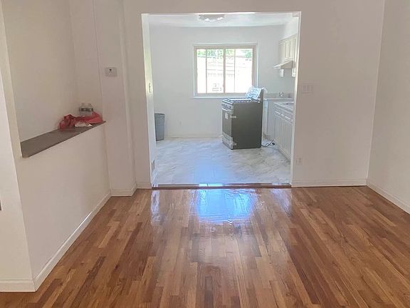 2nd image of 5928 50th Ave