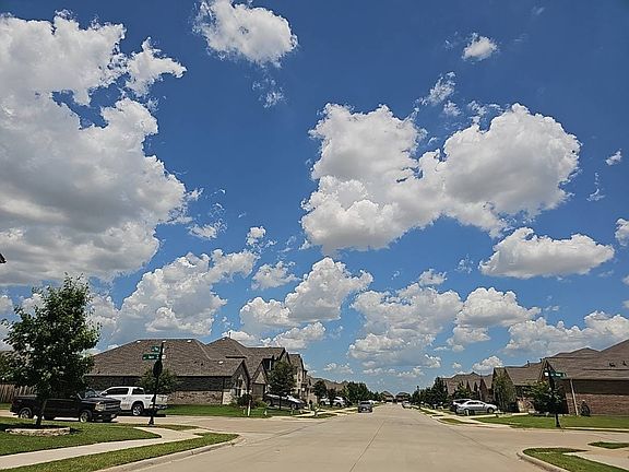 5th image of 5837 Priory Dr