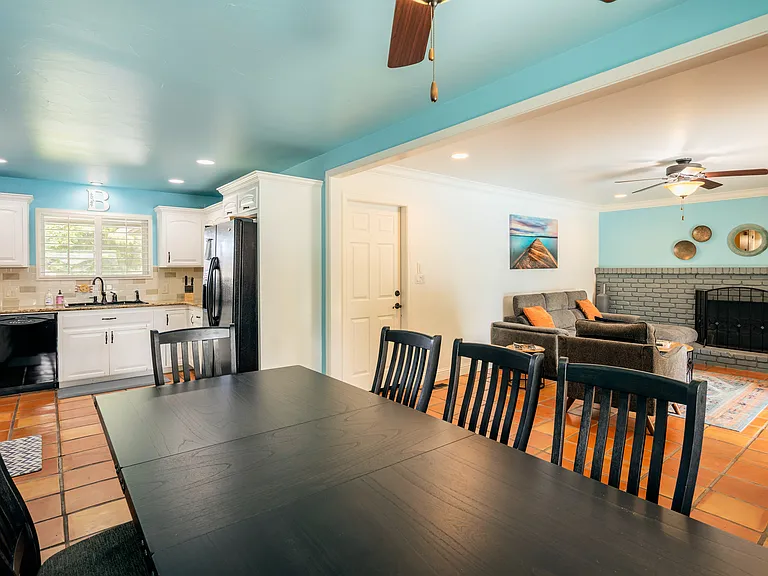 6519 N Mariposa St — Photo 38