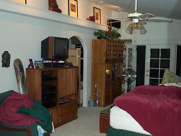 3rd image of 3617 Dayton St
