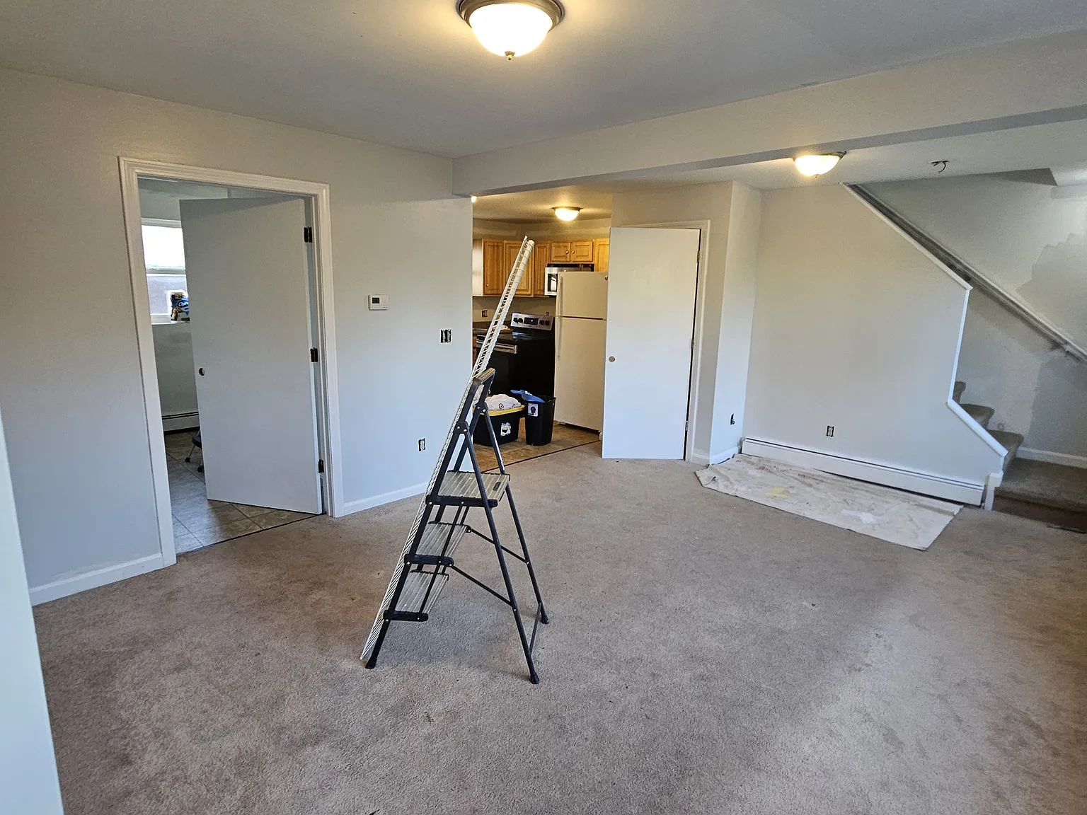 3 bed, 1300 sqft, $2,300 — Photo 4