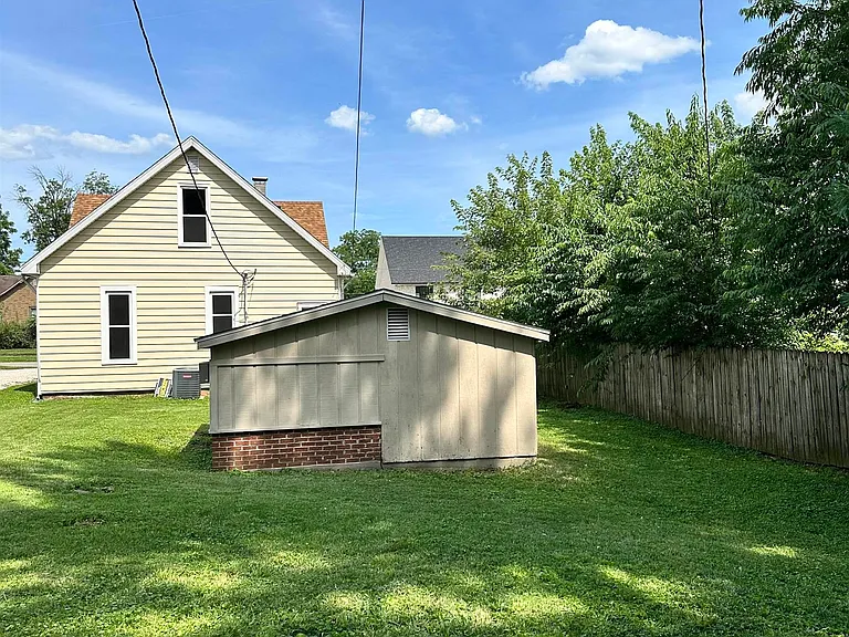 235 S Seminary St — Photo 37