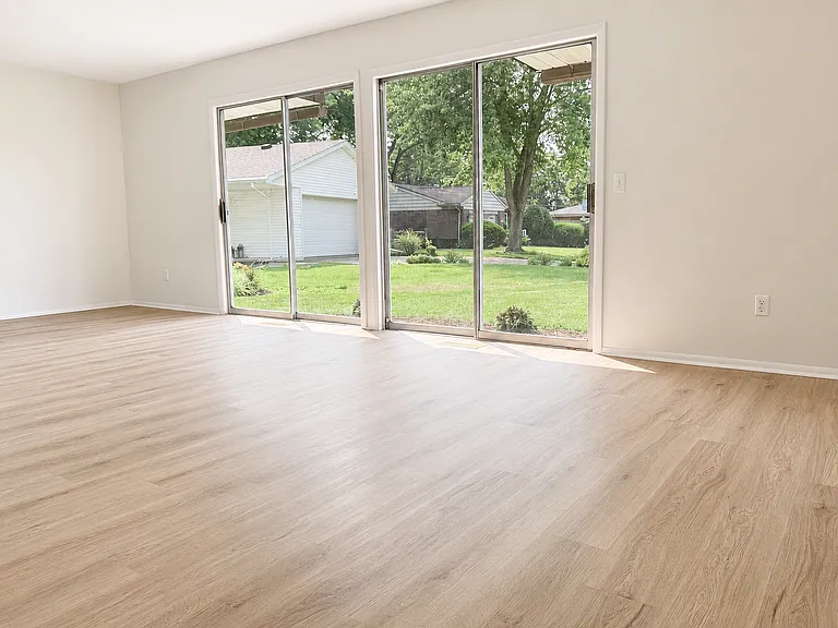 443 Overlook Dr — Photo 2