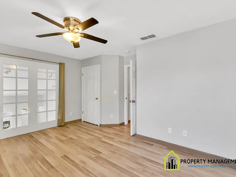 10118 Hampton Oak Dr — Photo 19