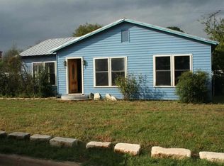 1011 E Brown St, Llano, TX 78643