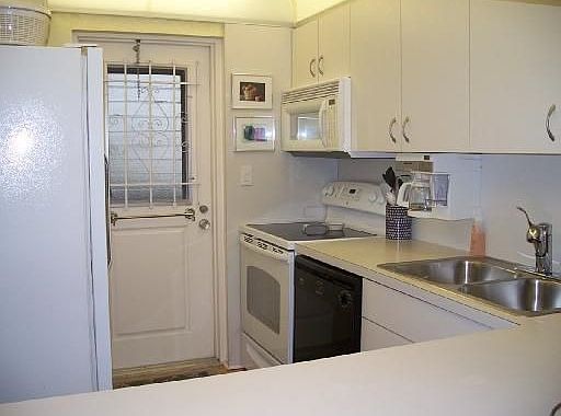 3rd image of 1301 E Hillsboro Blvd APT 306
