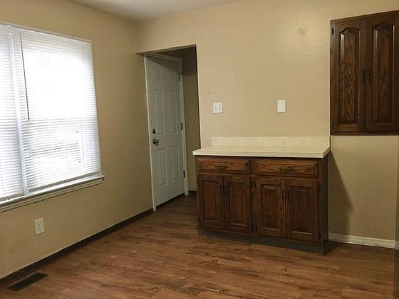 4th image of 465 Marechal Ln