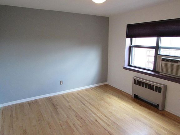5th image of 130 Orient Way