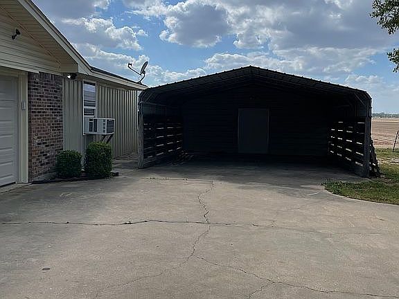 3rd image of 10 Bayou Cove Cir