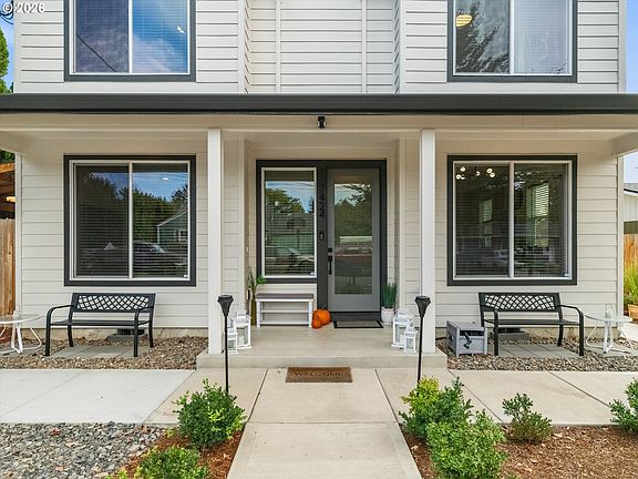4th image of 7424 SE 51st Ave