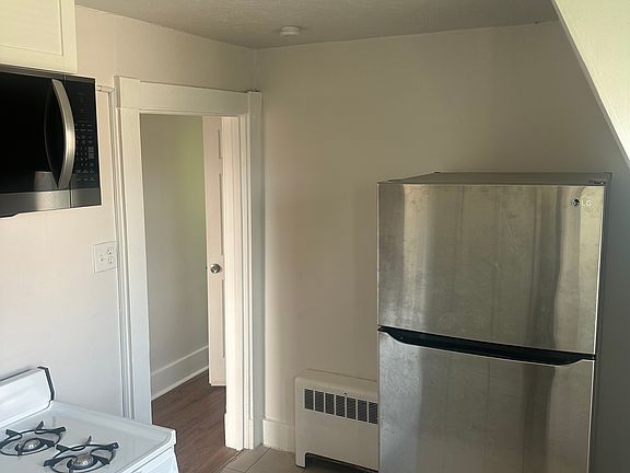 3rd image of 130 E Crafton Ave APT 3