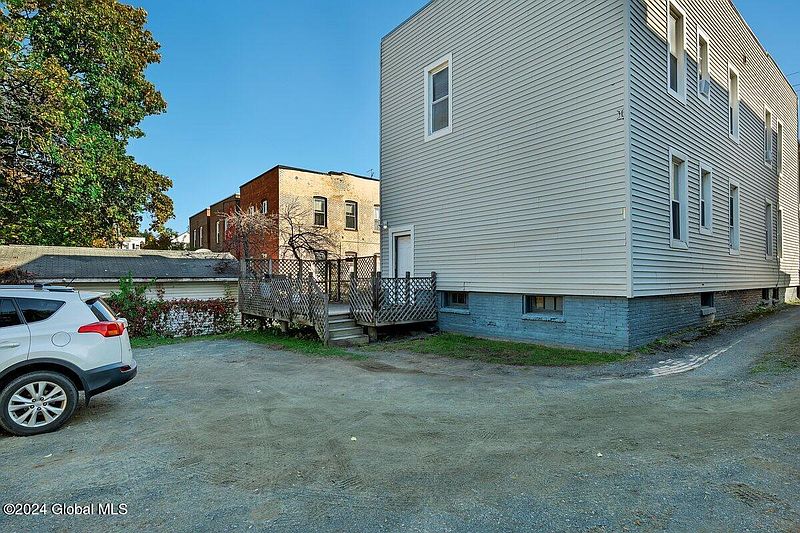 4th image of 2347 17th Street