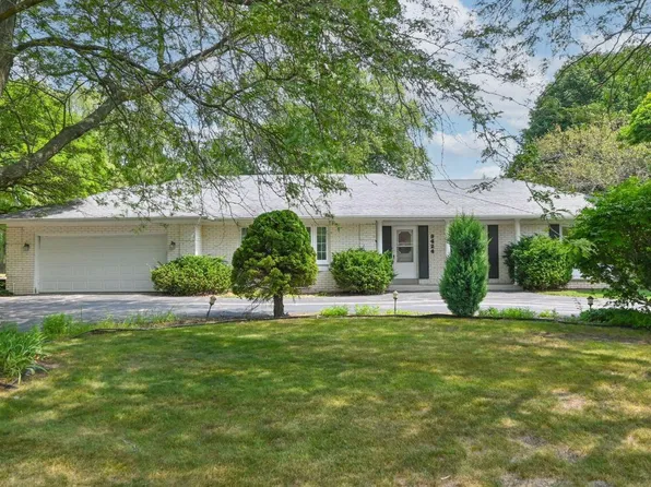 9424 North Waverly DRIVE, Bayside, WI 53217