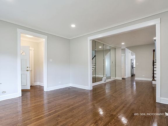 4th image of 1111 S Mayfield Ave