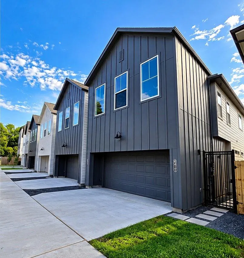 3 bed, 2.5 bath, 1757 sqft, $2,450 — Photo 1