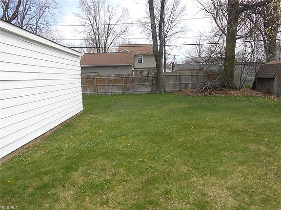 3rd image of 947 E 332nd St
