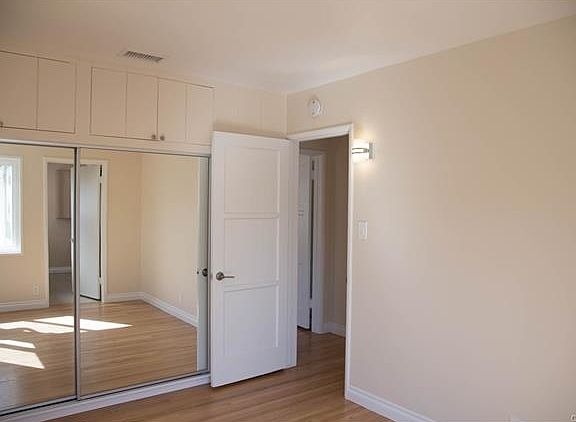 5th image of 13102 Kittridge St