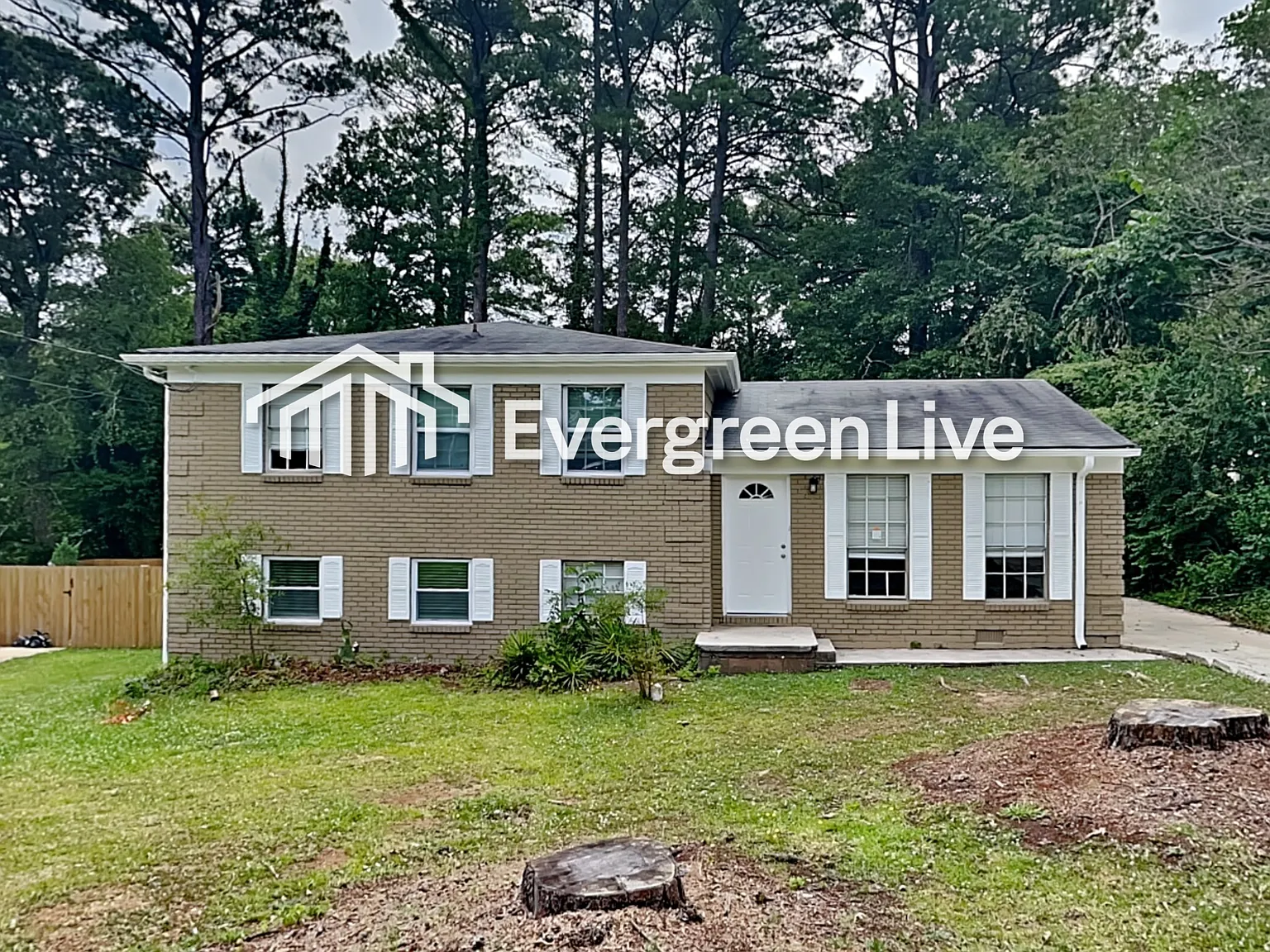 3 bed, 1.5 bath, 1202 sqft, $1,545 — Photo 1
