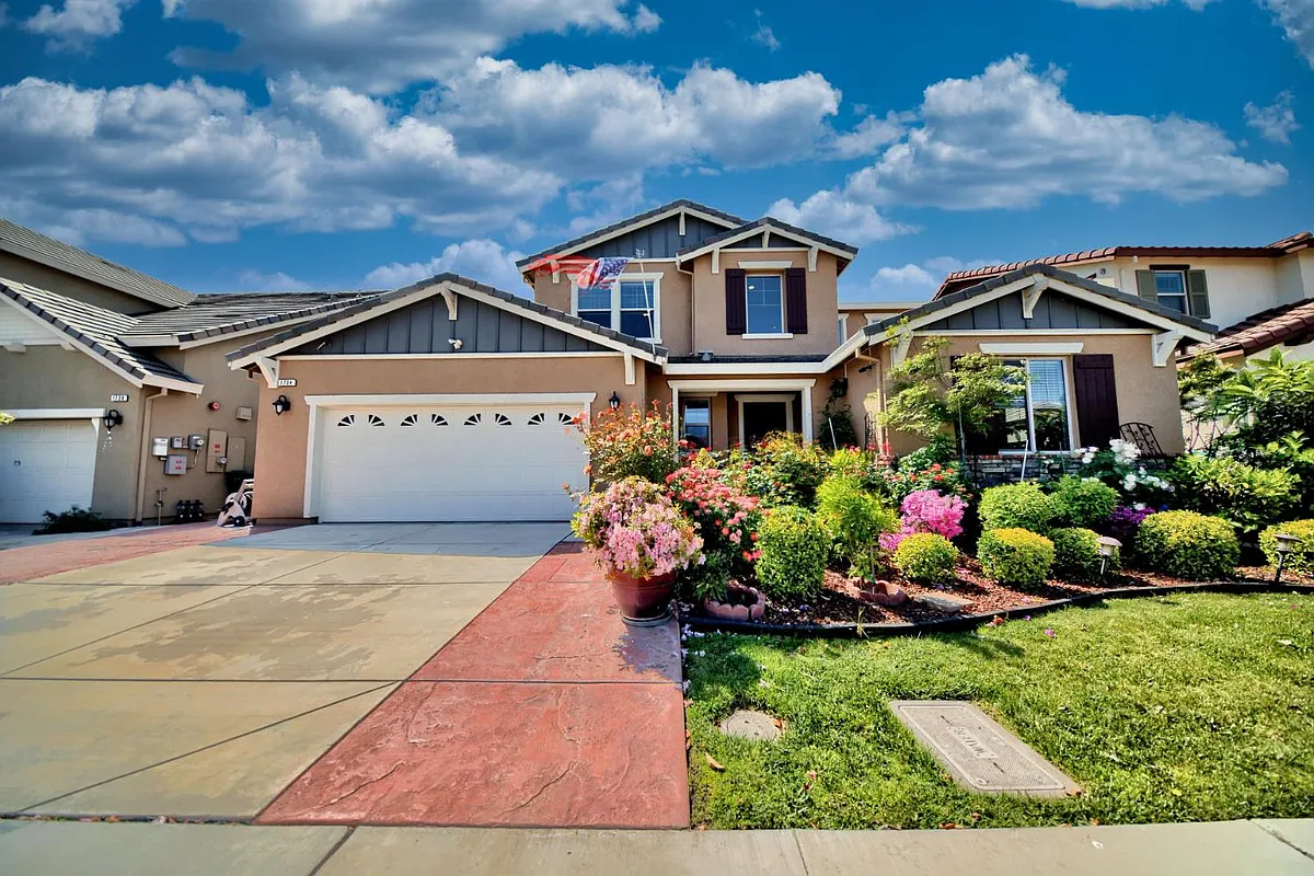 Building Photo - 1734 Cranbrook Ct