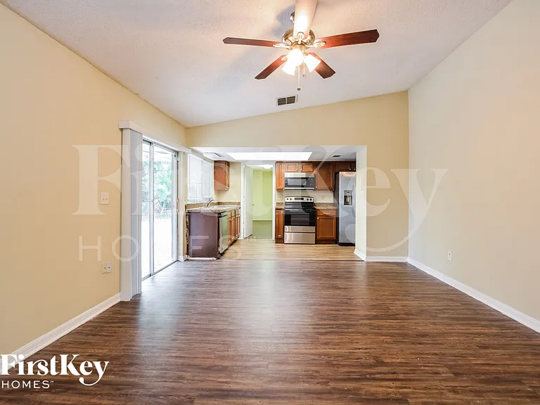 2207 Pipestone Ct — Photo 4