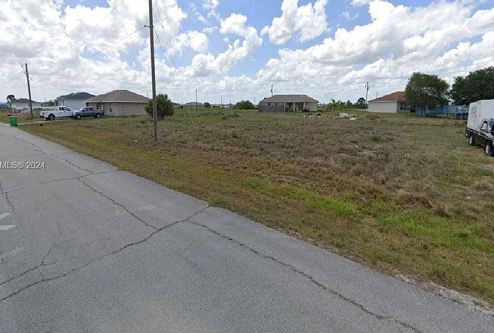 2nd image of 9036 Meadow Cir