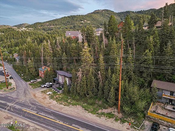 3rd image of 360 Aspen Dr #22