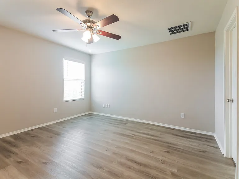 5537 Berea St — Photo 11