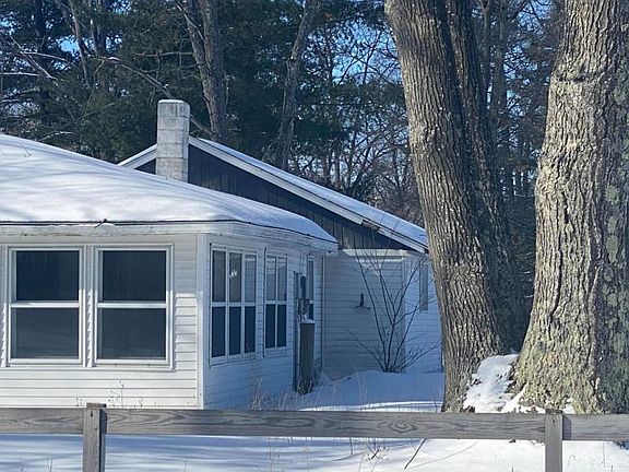 3rd image of 921 N Jewell Dr