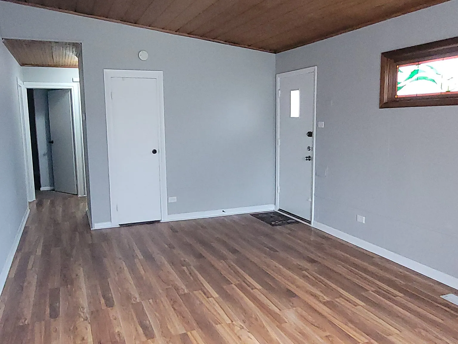 Charming 3 Bed, 2 Bath Home in Park Forest, IL — Photo 2