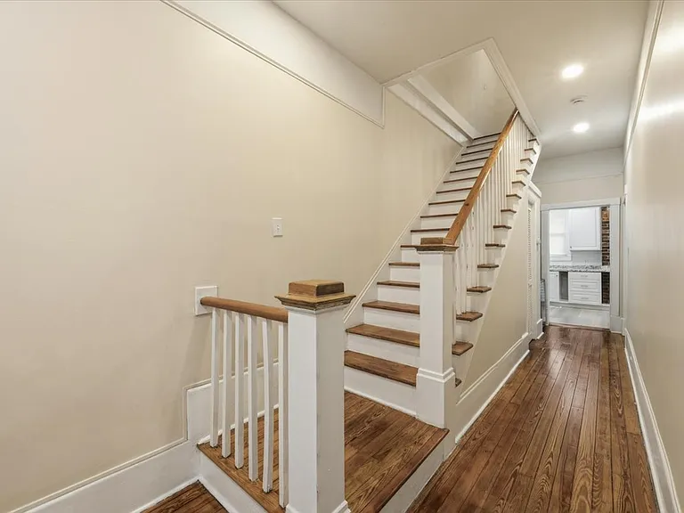 2305 Abercorn St — Photo 24