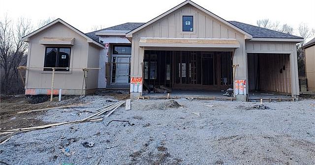 1st image of 2505 NE Amanda Ln