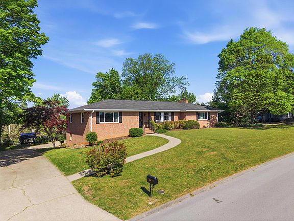 4th image of 1511 Bunker Hill Dr