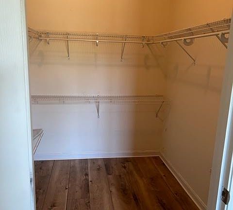 4th image of 2073 Macintosh Ln