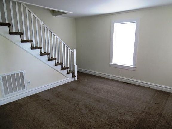 4th image of 805 Princeton St