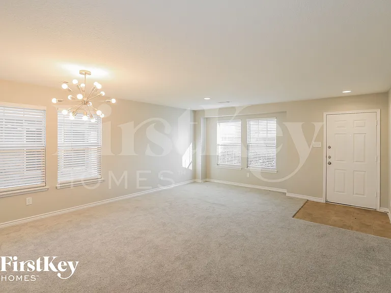 3905 Mantis St — Photo 5