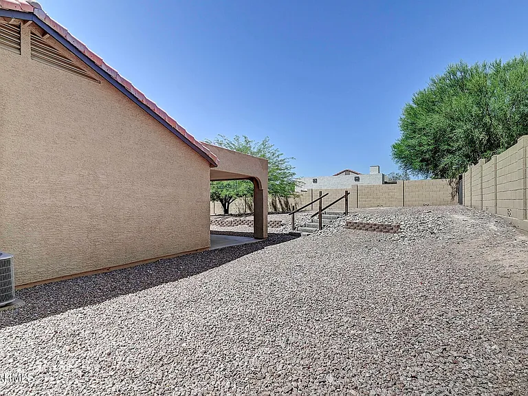 14004 N Sussex Pl — Photo 34