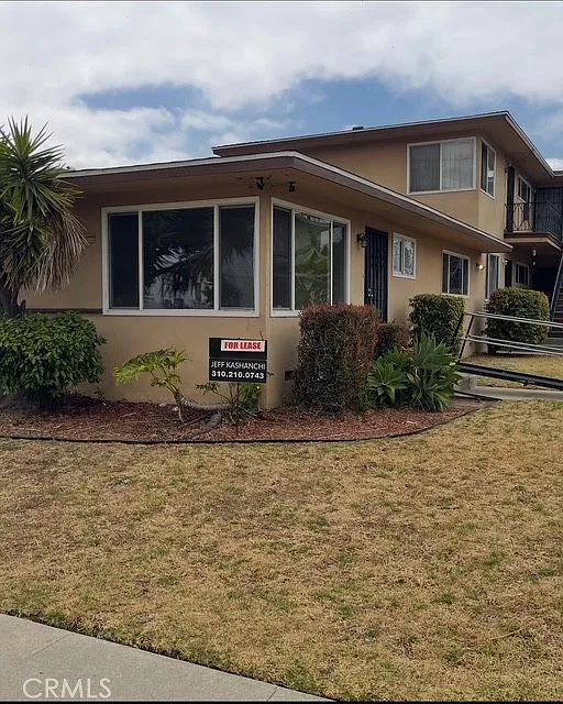2 bed, 800 sqft, $2,500 — Photo 2
