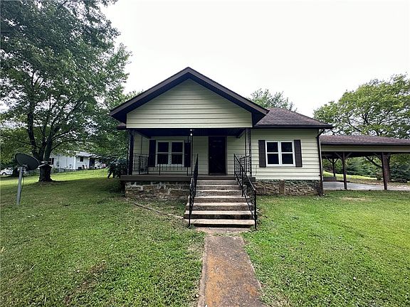 4th image of 102 Dotson St