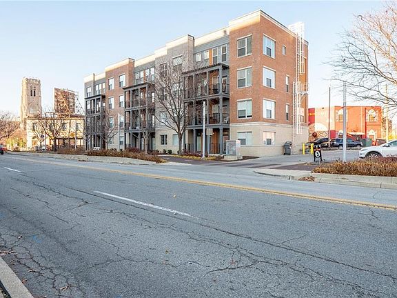 3rd image of 118 E North St Unit 118