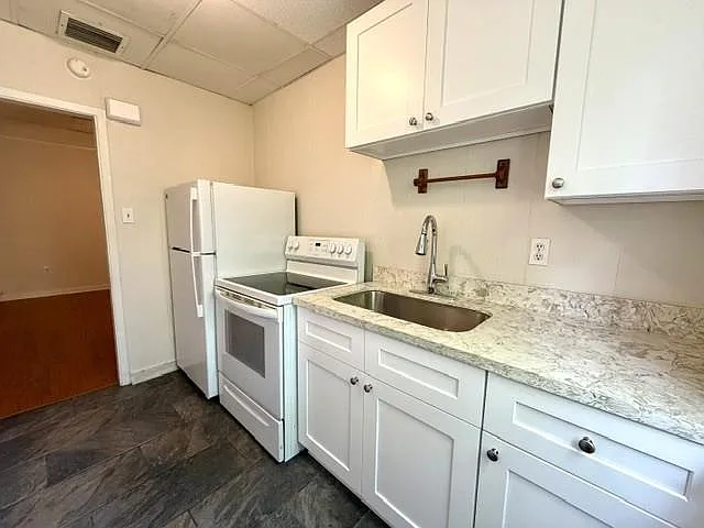 518 Dauphine St — Photo 7