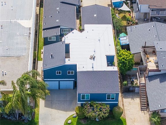 3rd image of 1015 Georgia St