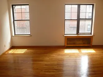 Rented by Robyn Lee, LREB