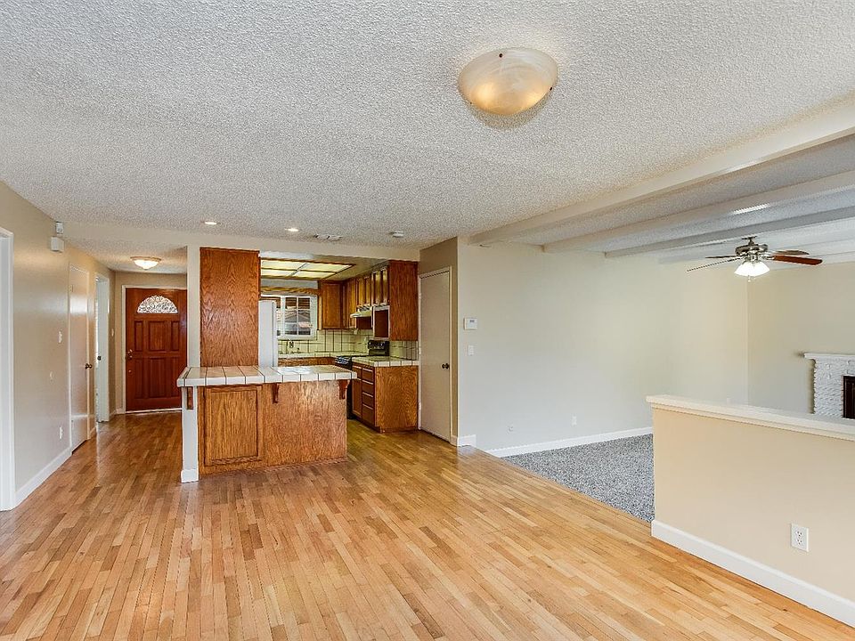 1st image of 2849 Honeysuckle Way