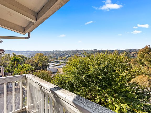 4th image of 23821 Hillhurst Dr APT 27