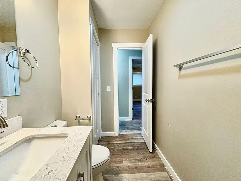 812 Jackson St — Photo 13