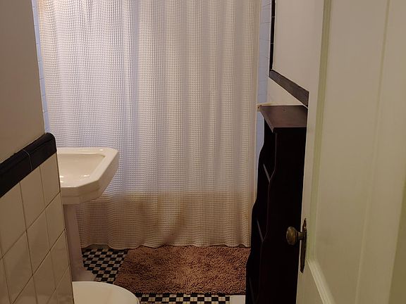 4th image of 1700-Q1 N Elm St